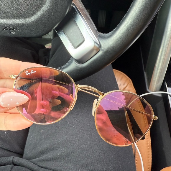 Ray-Ban Round Flat Sunglasses - Picture 1 of 7